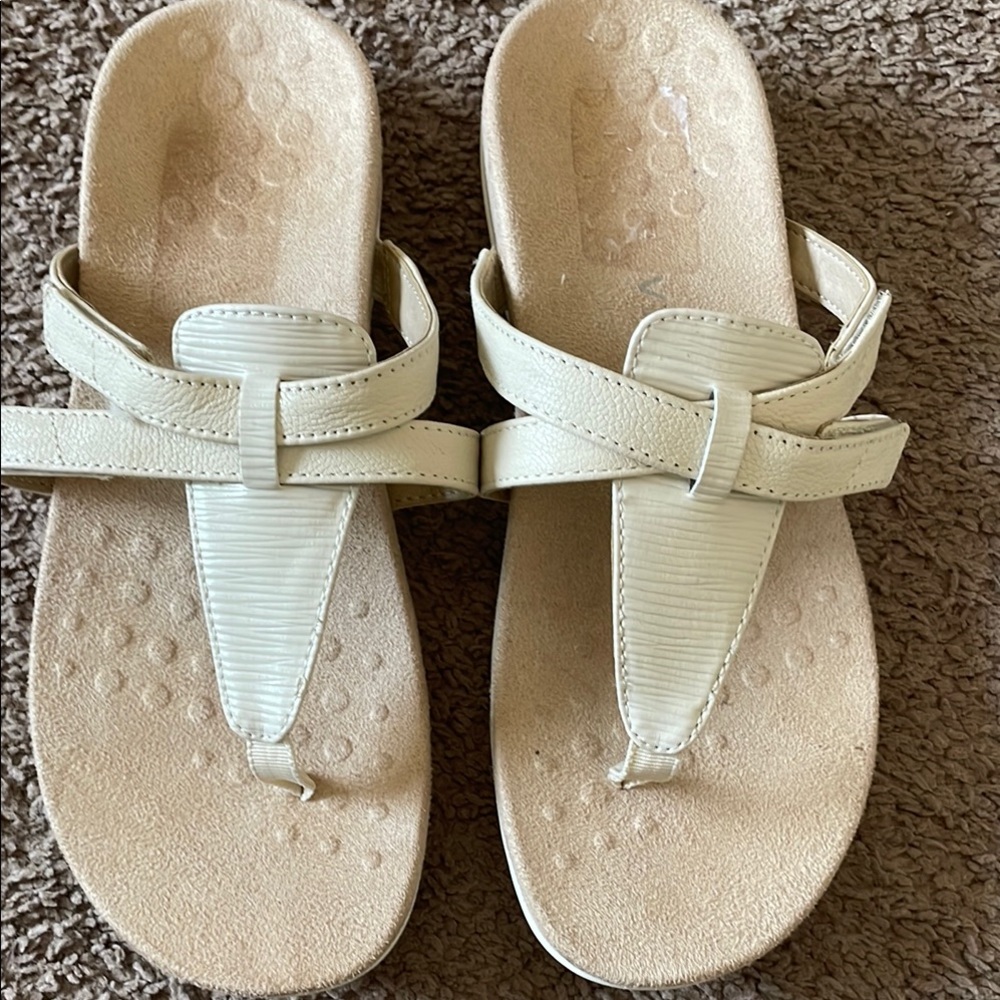 VIONIC Tan Women's Sandals - Picture 3 of 9
